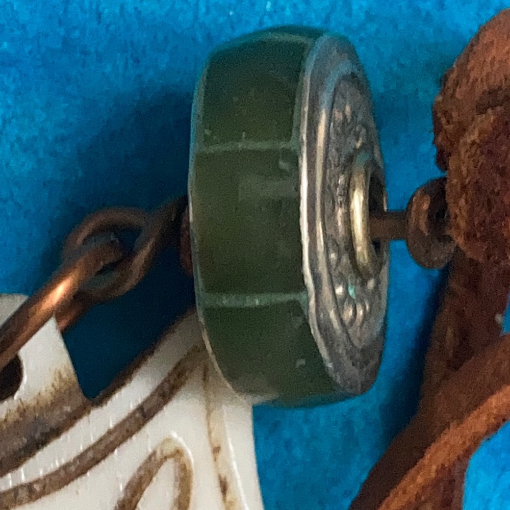 Jade (in Sterling) and Bone Cat charm on leather - Picture 7 of 7